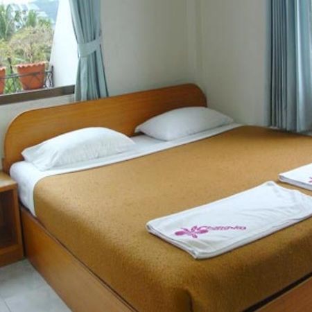 Chongko Guesthouse Patong Buitenkant foto